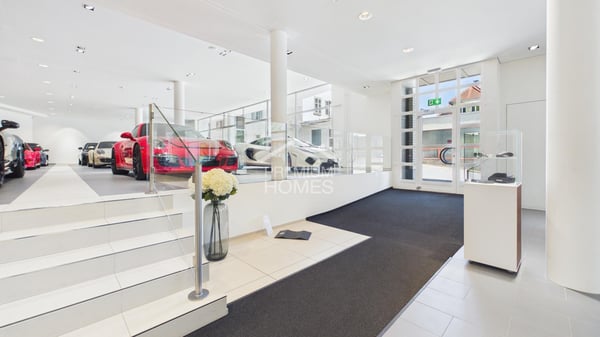 Autohaus Gewerbefläche mit Showroom oder Rendite 4