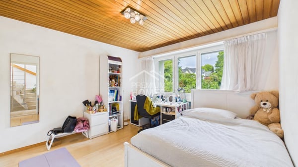 Traumhaftes Familienhaus mit Cheminée und sonnenverwöhntem Garten 9