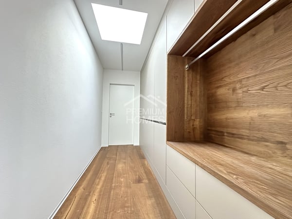 Luxuriöse 4.5 Zimmer-Attikawohnung 11