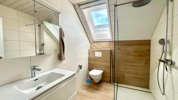 Freistehend, modern und mit traumhaftem Weitblick 6