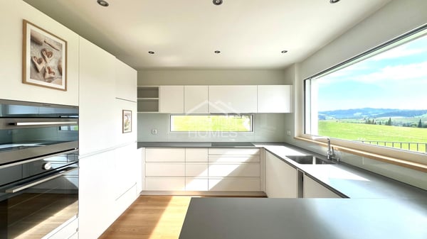 Freistehend, modern und mit traumhaftem Weitblick 3