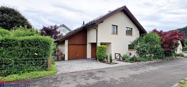 Gepflegte Familienresidenz mit Wintergarten und sonniger Gartenanlage 2