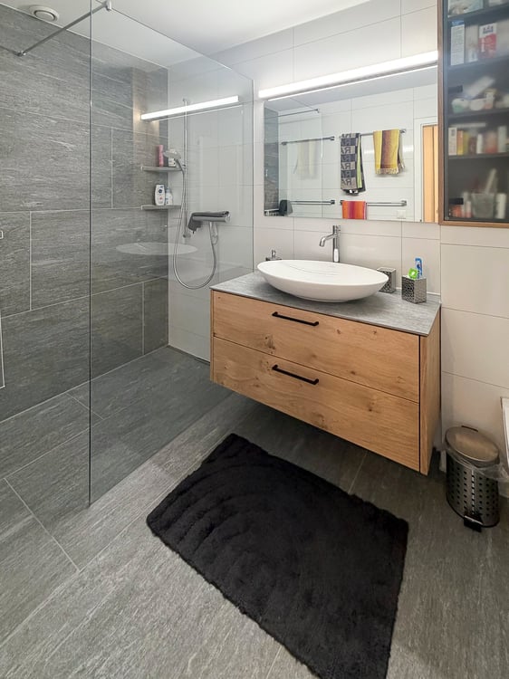 Charmante, komplett renovierte 2-Zimmer-Ferienwohnung in Flims 11