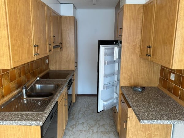 Charmante 3.5-Zimmer-Wohnung mit Balkon und schöner Aussicht in Thun 2