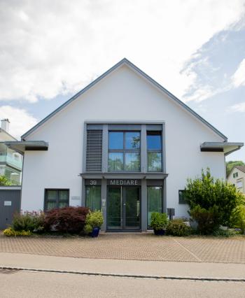 Praxisraum in der MEDIARE Naturärztegemeinschaft in Oberwil 2