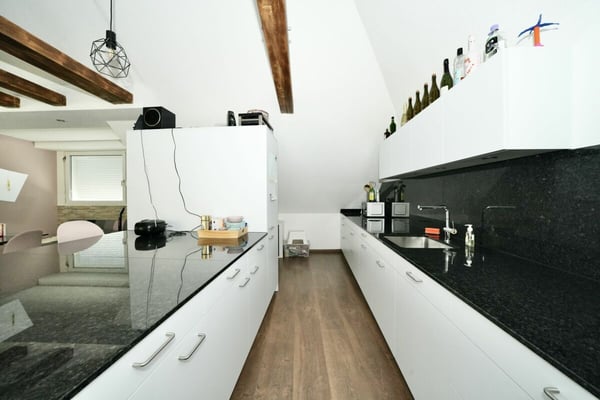 GROSSZÜGIGE 1.5-ZIMMER-WOHNUNG IN BEGEHRTER UND RUHIGER LAGE 15