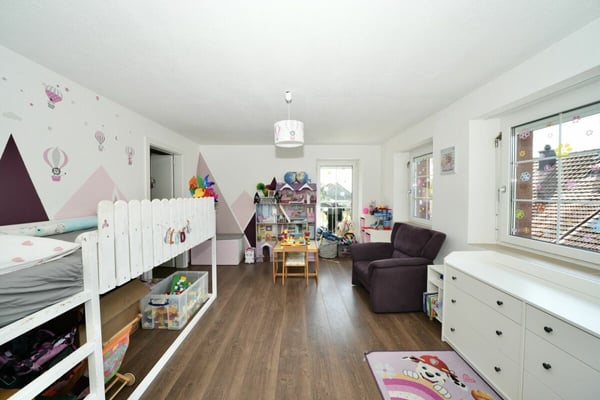 GROSSZÜGIGE 1.5-ZIMMER-WOHNUNG IN BEGEHRTER UND RUHIGER LAGE 10