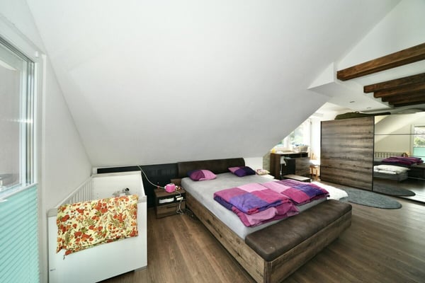 GROSSZÜGIGE 1.5-ZIMMER-WOHNUNG IN BEGEHRTER UND RUHIGER LAGE 12