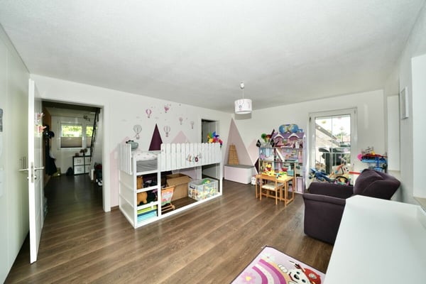 GROSSZÜGIGE 1.5-ZIMMER-WOHNUNG IN BEGEHRTER UND RUHIGER LAGE 9