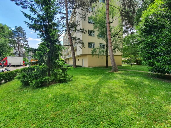 Modernisierte und gepflegte Wohnung an zentraler Lage 1