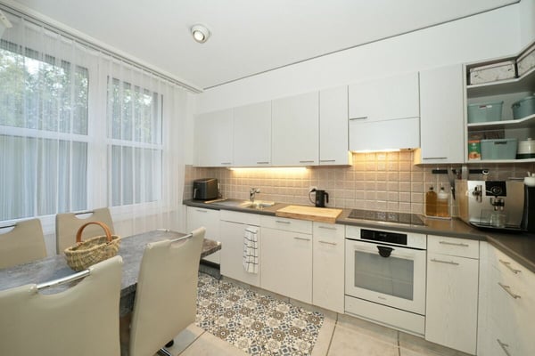 GROSSZÜGIGES REIHENEINFAMILIENHAUS MIT TRAUMHAFTER AUSSICHT AUF DIE BURGRUINE 6