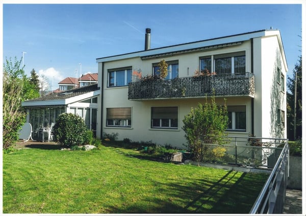 GROSSZÜGIGE WOHNUNG IN RUHIGER LAGE MIT WINTERGARTEN 1