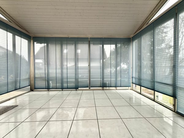 GROSSZÜGIGE WOHNUNG IN RUHIGER LAGE MIT WINTERGARTEN 2