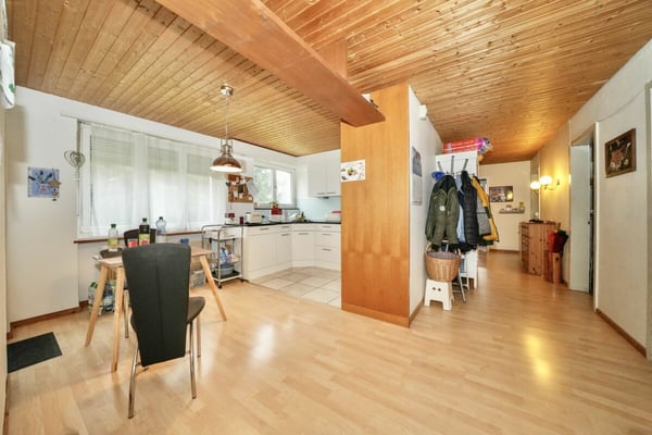 GROSSZÜGIGE WOHNUNG IN RUHIGER LAGE MIT WINTERGARTEN 5