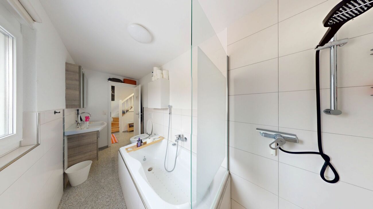 WOHNEN UND WOHLFÜHLEN - MODERNISIERTES EINFAMILIENHAUS MIT CHARME