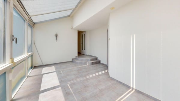 Einzigartige Maisonette-Dachwohnung mit sonniger Terrasse 10