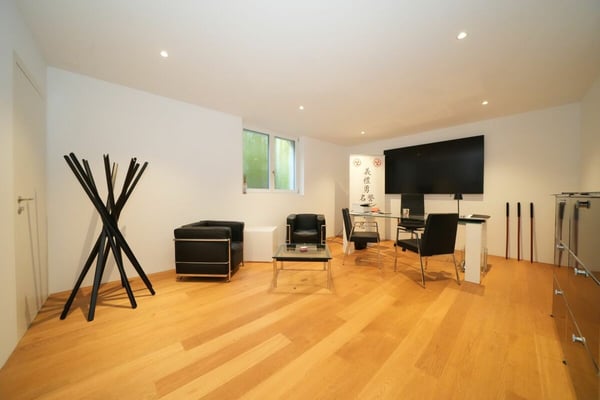 Hochwertige Wohnung an bester Lage mit separatem Büro 8