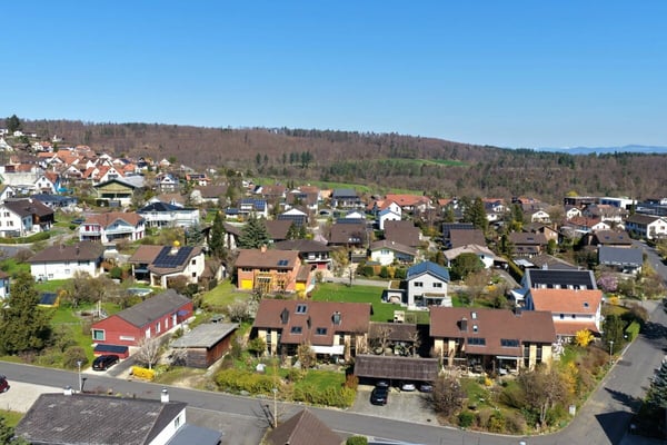 Stilvoll modernisiertes, einseitig angebautes Einfamilienhaus mit sonnigem Garten 13