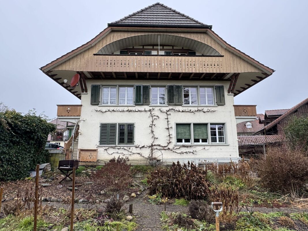 Charmante Dachwohnung an zentraler Lage