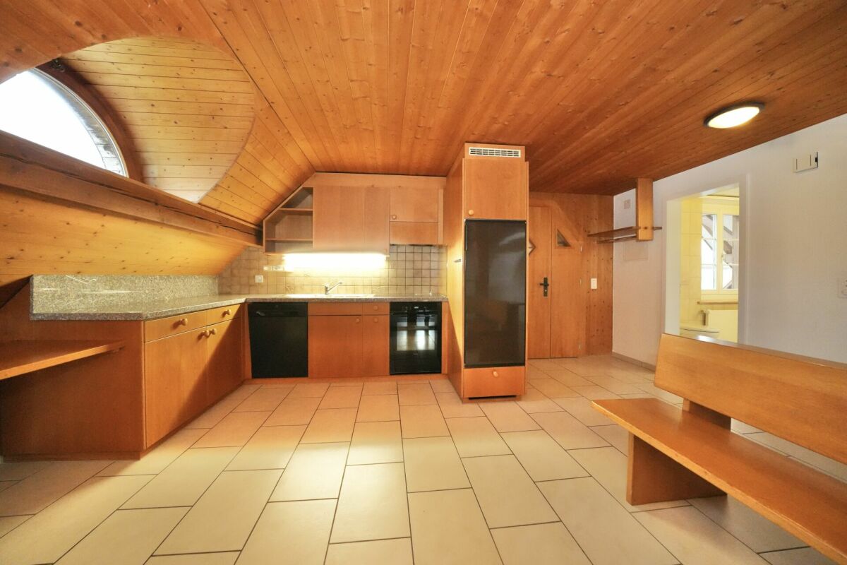 Charmante Dachwohnung an zentraler Lage