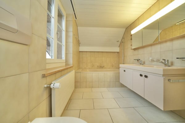 Charmante Dachwohnung an zentraler Lage 9