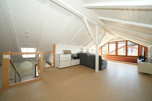 Stilvoll modernisiertes, einseitig angebautes Einfamilienhaus mit sonnigem Garten 7