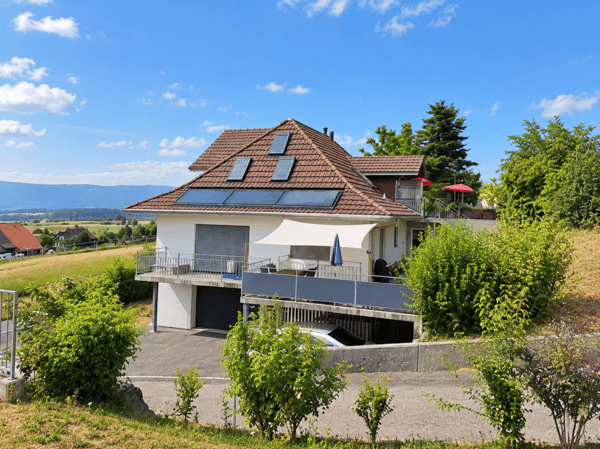 UNVERBAUBARER WEITBLICK ÜBER DEN JURA 2