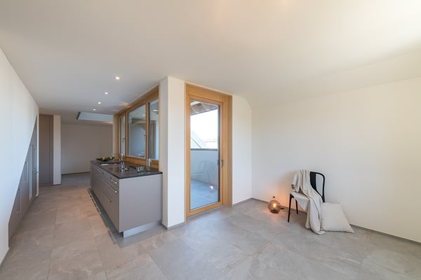 Ruhige und moderne 1.5-Zimmer-Maisonette-Wohnung im Zentrum von Binningen mit 150qm - W6 8