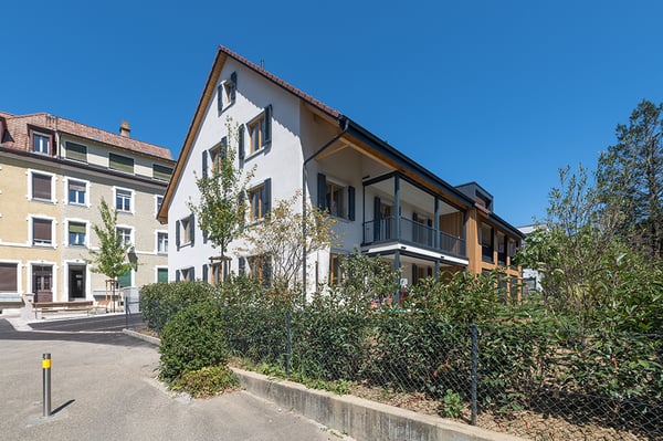 Ruhige und moderne 1.5-Zimmer-Maisonette-Wohnung im Zentrum von Binningen mit 150qm - W6 2