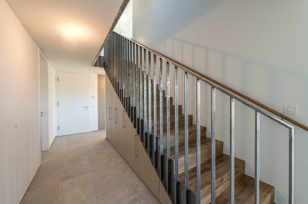 Ruhige und moderne 1.5-Zimmer-Maisonette-Wohnung im Zentrum von Binningen mit 150qm - W6 17