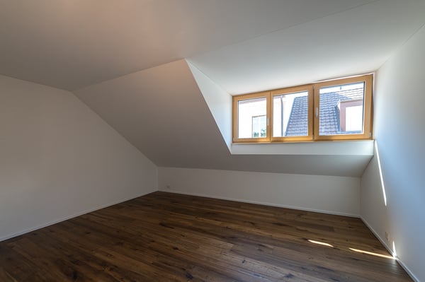 Ruhige und moderne 1.5-Zimmer-Maisonette-Wohnung im Zentrum von Binningen mit 150qm - W6 10