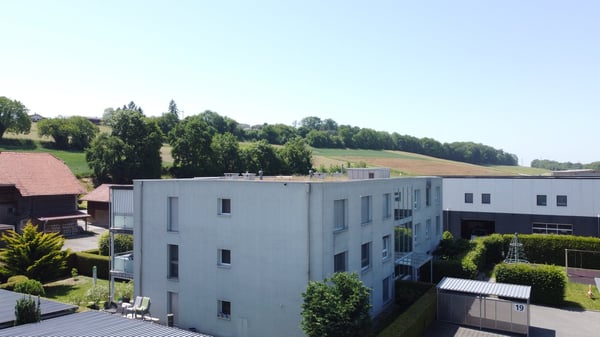 Moderne 3.5-Zimmer-Eigentumswohnung mit grosszügigem Balkon und flexibel verglastem Aussenbereich 15
