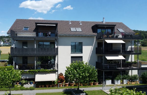 Moderne 7.5-Zimmer-Wohnung mit 2 Balkonen und schöner Aussicht in Affoltern am Albis 2