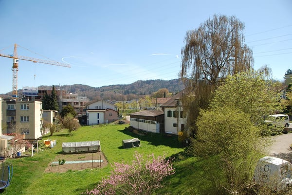 Spannende 3.5 Zimmer Eigentumswohnung mit Balkon und Garage in Moosseedorf 1