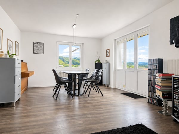 Freistehendes Einfamilienhaus an familienfreundlicher Lage mit Garten und Alpensicht 7
