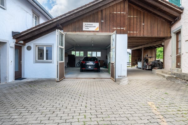 Wohnen und Arbeiten im Herzen von Lohn – vielseitige Liegenschaft mit grossem Potenzial 32