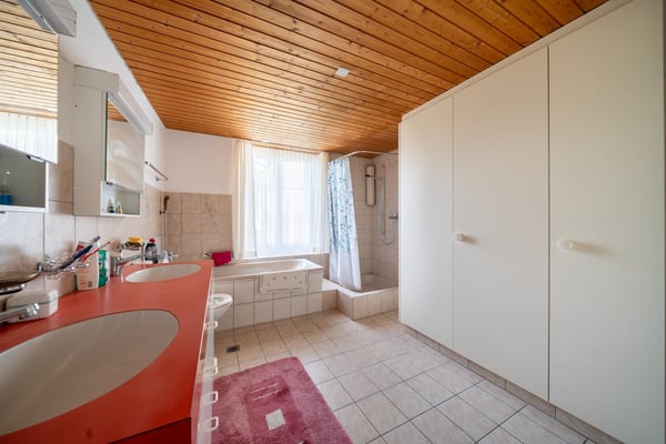 Wohnen und Arbeiten im Herzen von Lohn – vielseitige Liegenschaft mit grossem Potenzial 30