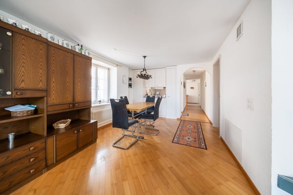 Wohnen und Arbeiten im Herzen von Lohn – vielseitige Liegenschaft mit grossem Potenzial 10