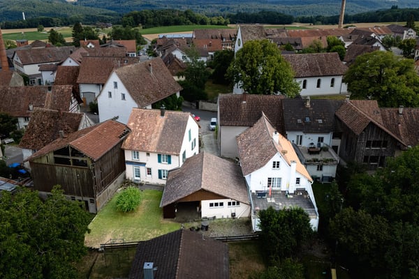 Wohnen und Arbeiten im Herzen von Lohn – vielseitige Liegenschaft mit grossem Potenzial 2