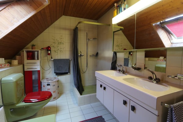 Ein freundliches 5.5-Zimmer-Haus mit Hobbyraum, Garage und idyllischer Umgebung 11