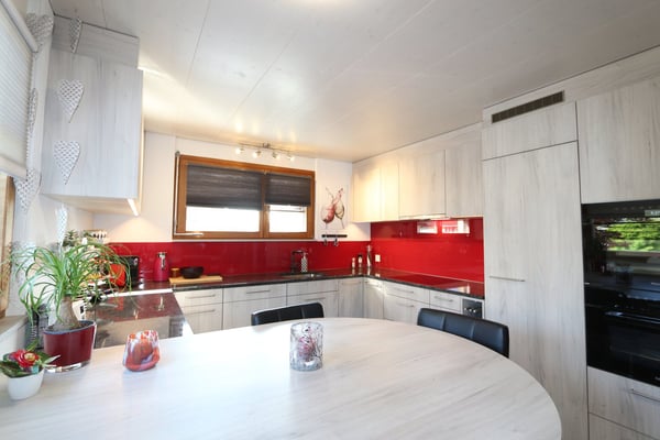 Viel Platz für die Familie!   5,5-Zimmer-Einfamilienhaus mit Hobbyraum und Garage