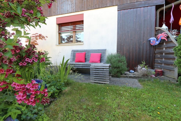 Ein freundliches 5.5-Zimmer-Haus mit Hobbyraum, Garage und idyllischer Umgebung 8