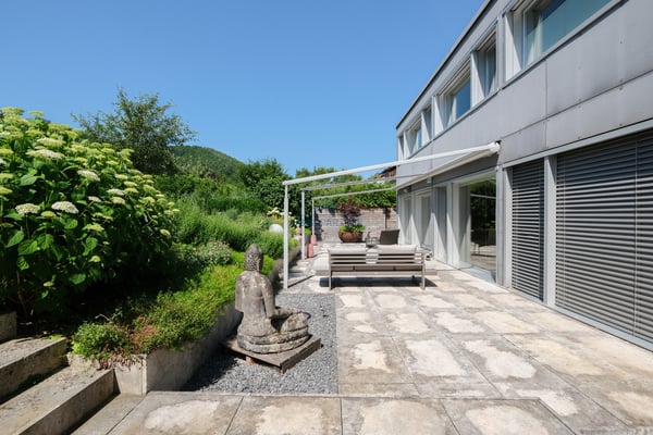 Zeitlose Eleganz trifft Wohnkomfort Modernes EFH mit Pool & Gartenoase 7