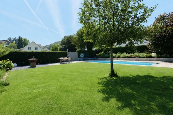 Zeitlose Eleganz trifft Wohnkomfort Modernes EFH mit Pool & Gartenoase 11