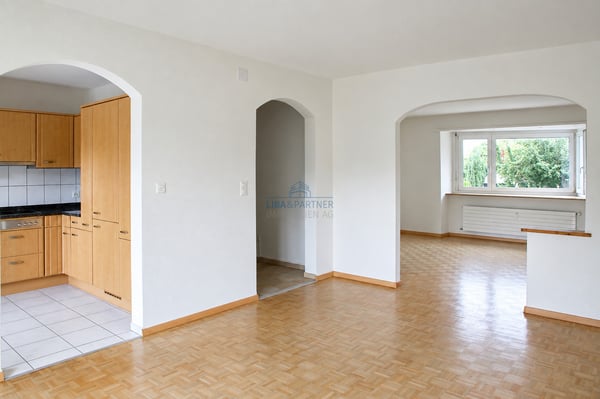 Grosszügige 2.5-Zimmer-Wohnung mit Balkon und Gartenzugang 3