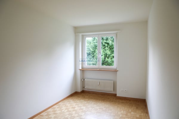 Grosszügige 2.5-Zimmer-Wohnung mit Balkon und Gartenzugang 9
