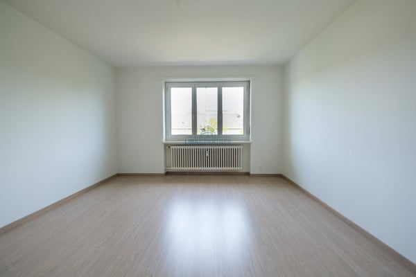 Grosszügige 2.5-Zimmer-Eigentumswohnung an zentraler Lage 11
