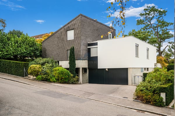 Rarität in Bestlage - grosszügiges EFH mit parkähnlichem Garten 2