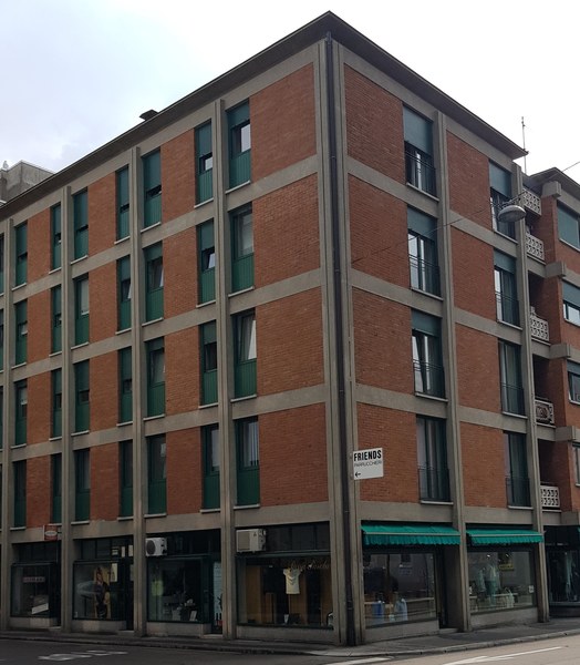 Posteggio in autorimessa 12