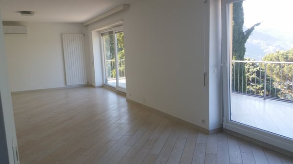 Luminoso attico di 1.5 locali con vista panoramica a Ruvigliana 9